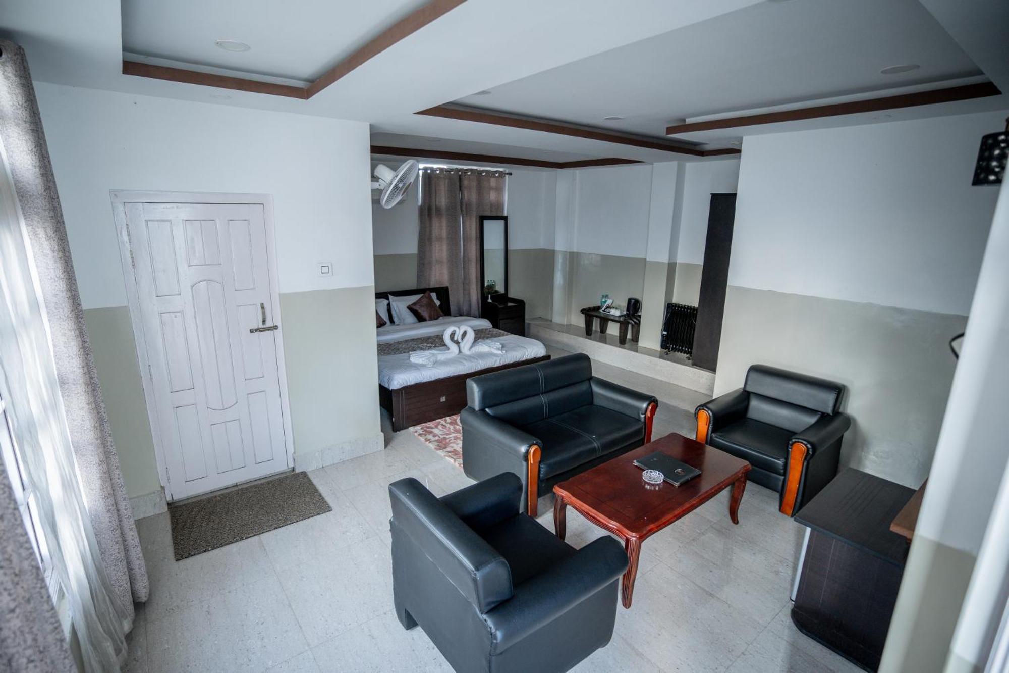 2K Hotel Kohima Εξωτερικό φωτογραφία