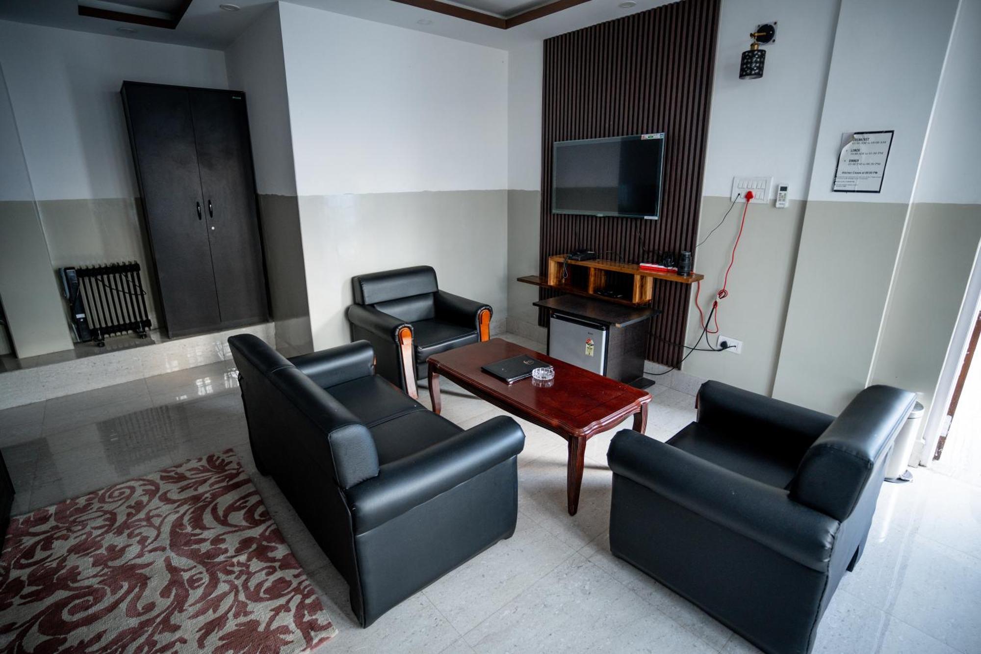 2K Hotel Kohima Εξωτερικό φωτογραφία