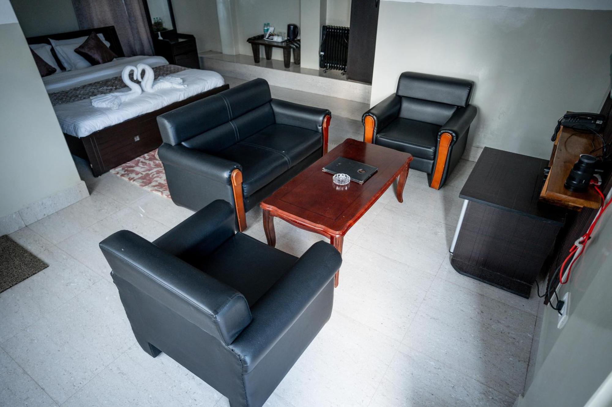 2K Hotel Kohima Εξωτερικό φωτογραφία